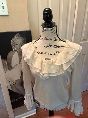 Bloomingdale's Kashmir Cream Ruffle Collar Blouse M